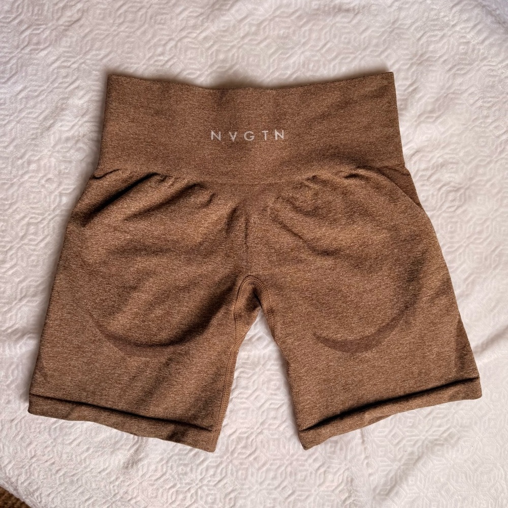 NVGTN seamless contour shorts